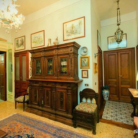 ナポリ B ＆ B アトモスフイア デル チェントロ ストリコ Bed & Breakfast エクステリア 写真