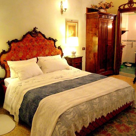 ナポリ B ＆ B アトモスフイア デル チェントロ ストリコ Bed & Breakfast エクステリア 写真