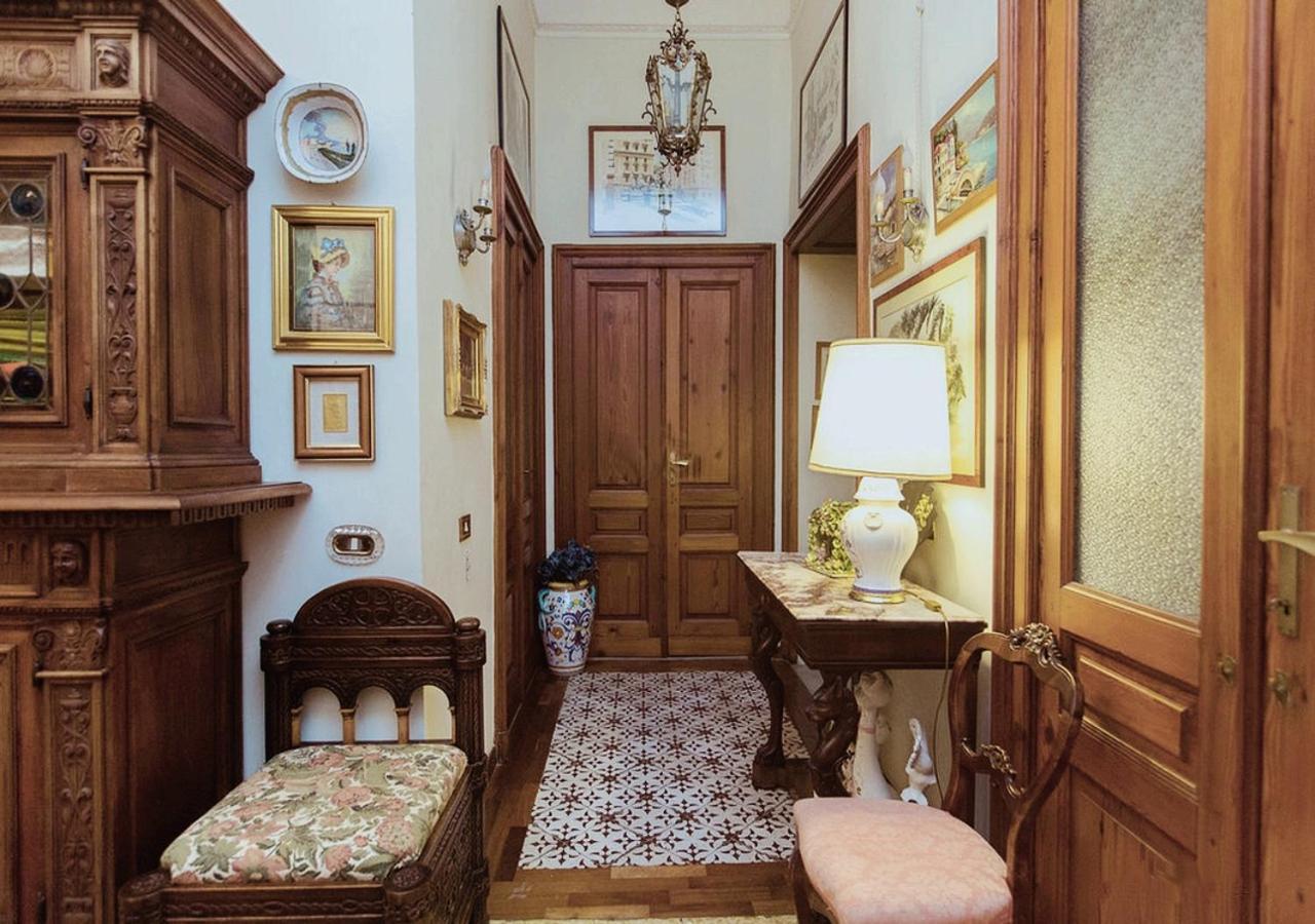 ナポリ B ＆ B アトモスフイア デル チェントロ ストリコ Bed & Breakfast エクステリア 写真