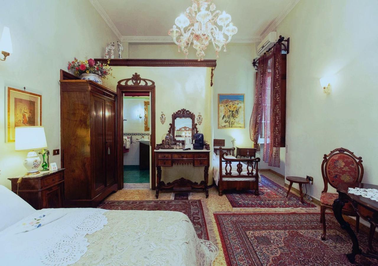 ナポリ B ＆ B アトモスフイア デル チェントロ ストリコ Bed & Breakfast エクステリア 写真