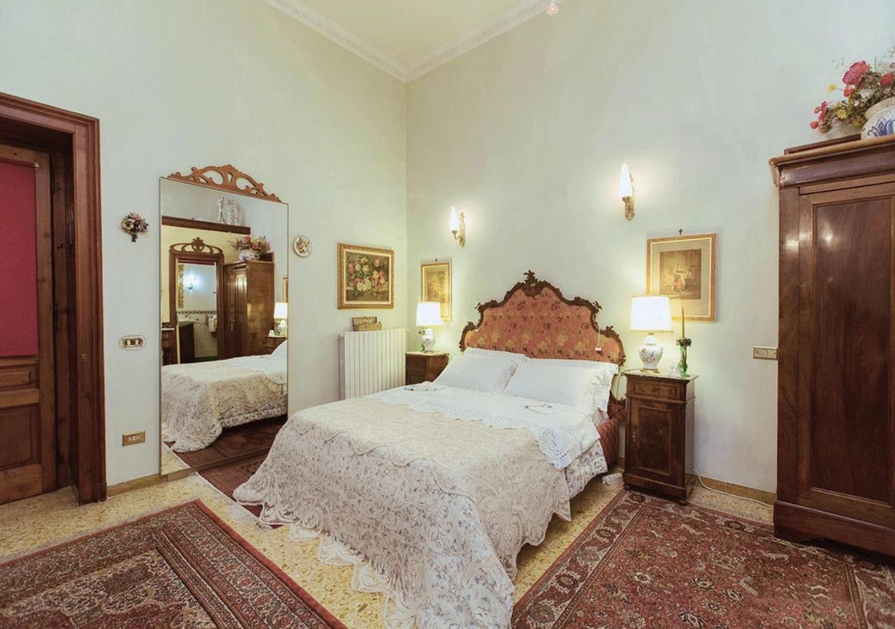 ナポリ B ＆ B アトモスフイア デル チェントロ ストリコ Bed & Breakfast エクステリア 写真