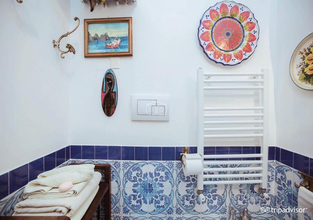 ナポリ B ＆ B アトモスフイア デル チェントロ ストリコ Bed & Breakfast エクステリア 写真