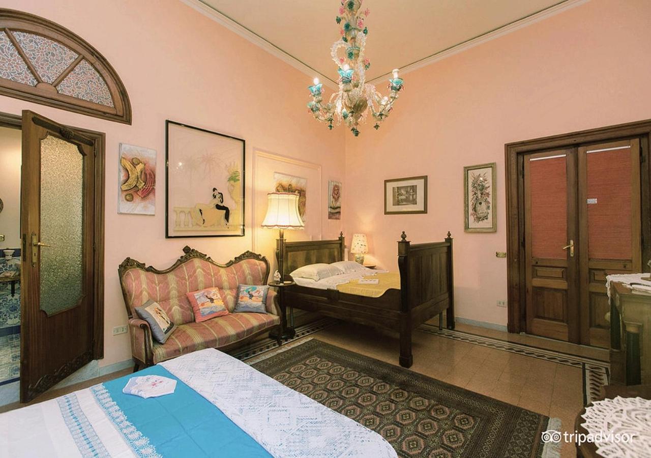 ナポリ B ＆ B アトモスフイア デル チェントロ ストリコ Bed & Breakfast エクステリア 写真