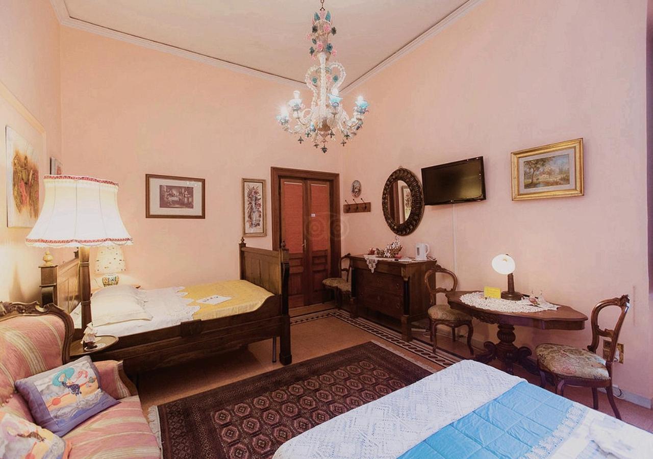 ナポリ B ＆ B アトモスフイア デル チェントロ ストリコ Bed & Breakfast エクステリア 写真