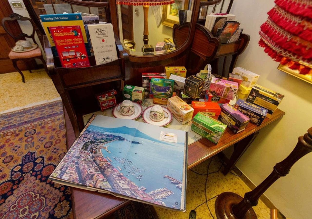 ナポリ B ＆ B アトモスフイア デル チェントロ ストリコ Bed & Breakfast エクステリア 写真