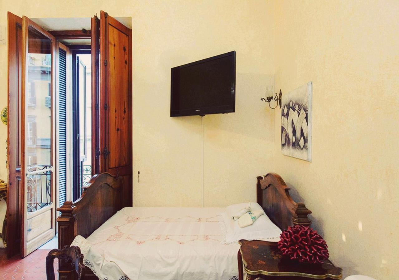 ナポリ B ＆ B アトモスフイア デル チェントロ ストリコ Bed & Breakfast エクステリア 写真
