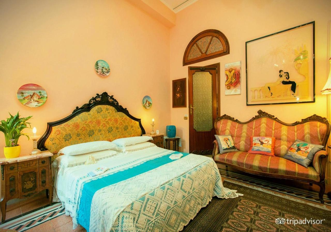 ナポリ B ＆ B アトモスフイア デル チェントロ ストリコ Bed & Breakfast エクステリア 写真