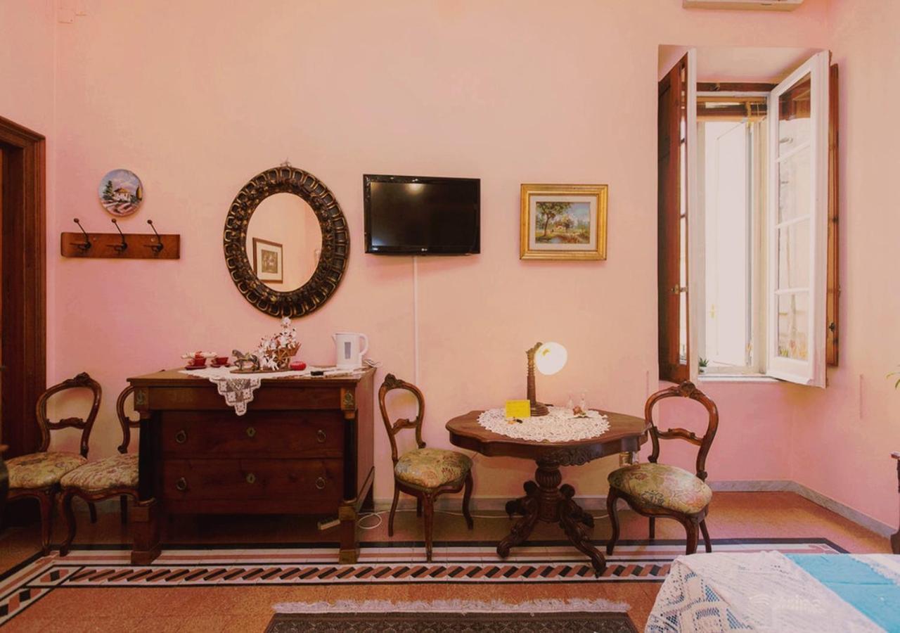 ナポリ B ＆ B アトモスフイア デル チェントロ ストリコ Bed & Breakfast エクステリア 写真