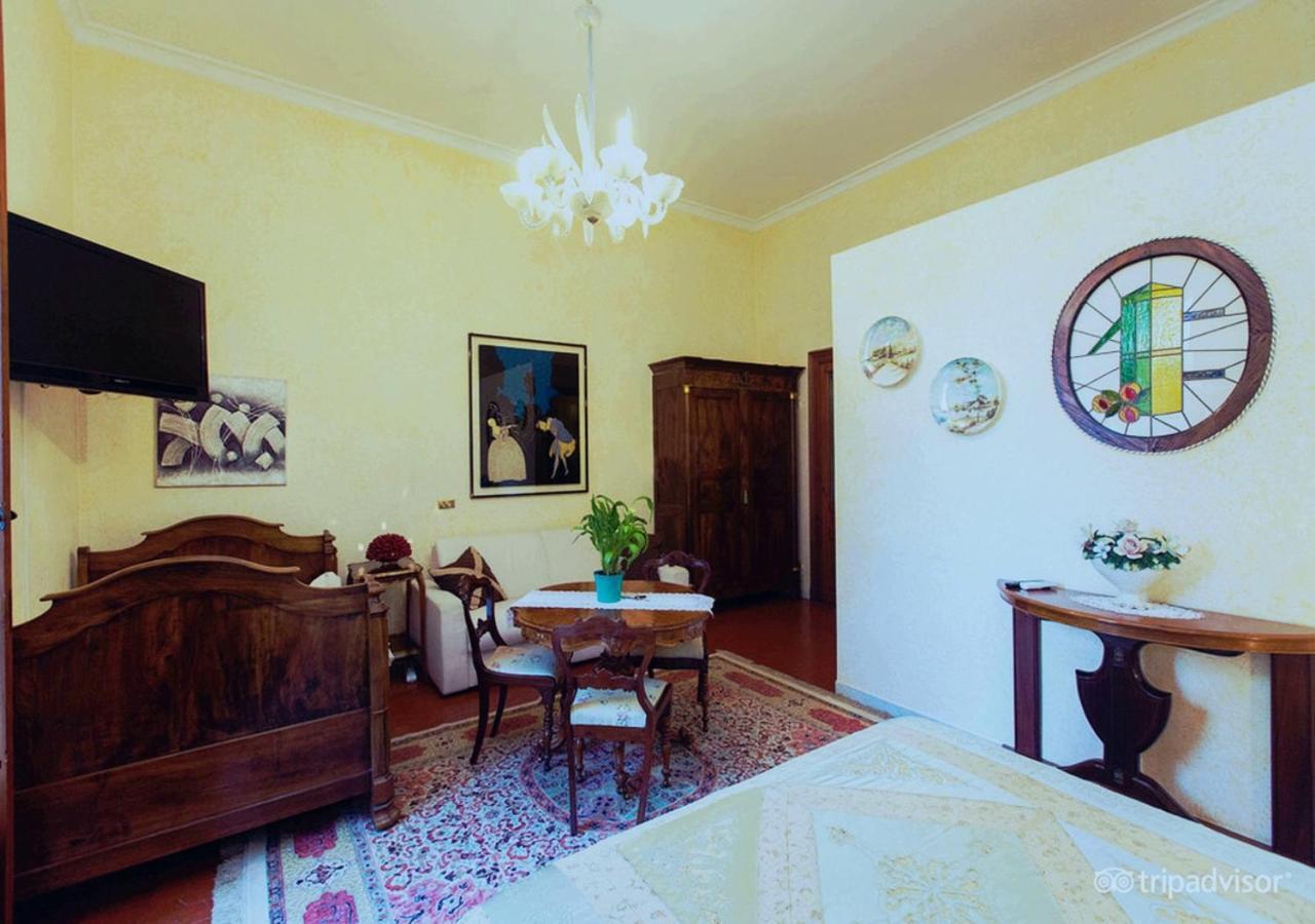 ナポリ B ＆ B アトモスフイア デル チェントロ ストリコ Bed & Breakfast 部屋 写真